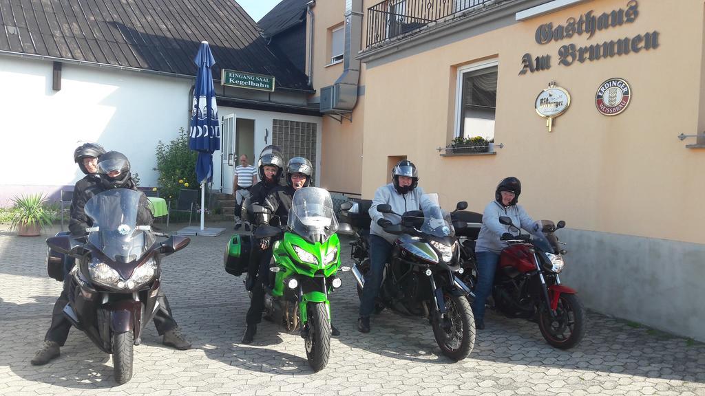 Gasthaus Am Brunnen Illerich Bagian luar foto